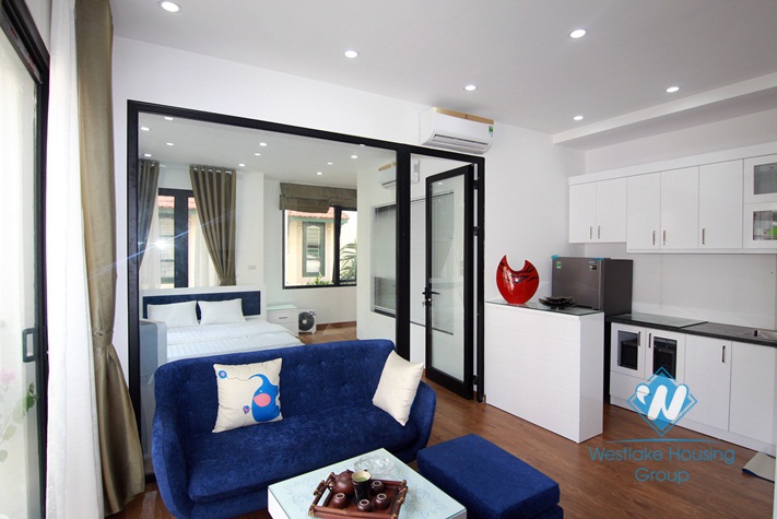 A bright 1 bedroom apartment for rent in Xuan Dieu, Tay Ho